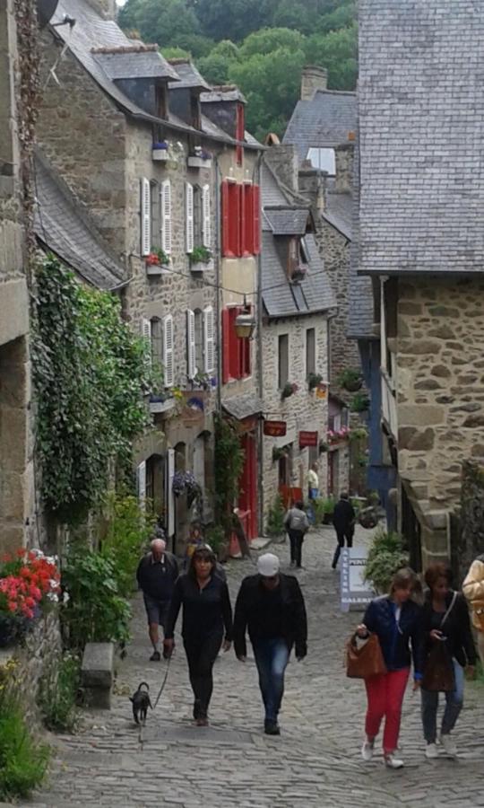 Val Cocherel - Hotel Le Challonge Dinan Eksteriør bilde